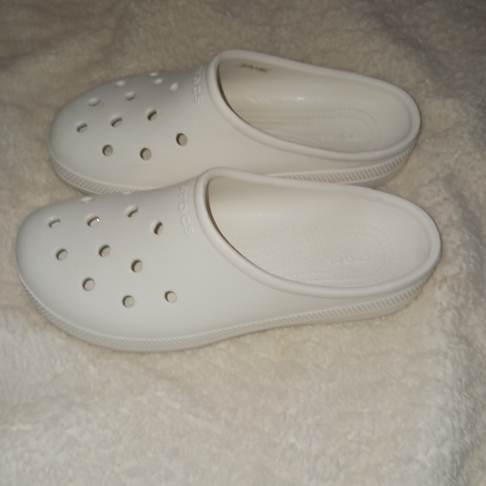 CROCS Classic White Slip-On Clogs